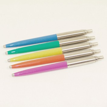  Parker K60 t-ball Jotter Druckkugelschreiber; farbig; blau; M; farbiger Plastikschaft und Edelstahl; Edelstahlkappe mit Edelstahlclip; Großraummine 