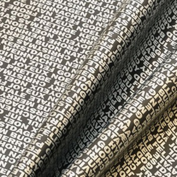  Weihnachts-Geschenkpapier, Großrolle; 50 cm x 250 m / 70 cm x 250 m; Text international: Frohe Weihnachten; silberme Schrift auf schwarz; 117526 