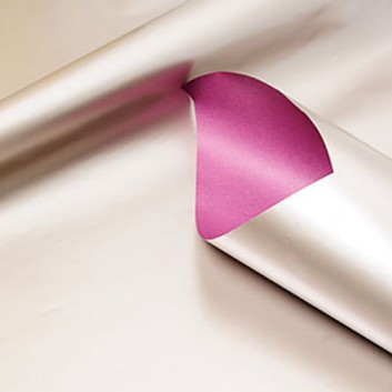  Geschenkpapier; 50 cm x 250 m / 70 cm x 250 m; bicolor, zweiseitig farbig; chablis-cassis; 90118; Geschenkpapier, glatt; Secare-Rolle 