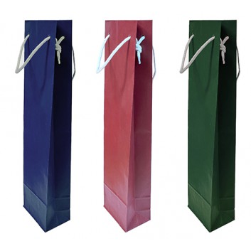  1er Flaschentragetasche mit Kordel; 9,5 + 6,4 x 38 cm; für 1 Weinflasche; uni, enggerippt; verschiedene Farben; mit Baumwollkordel in weiß 
